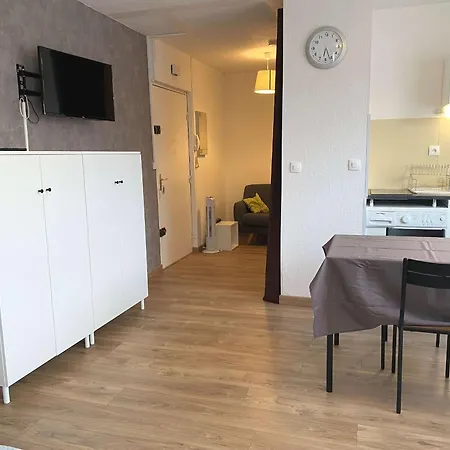Rénové Avec Balcon, Proche Commerces, Wifi Et Cellier Privatif - Balaruc-les-bains. - Fr-1-553-13 *