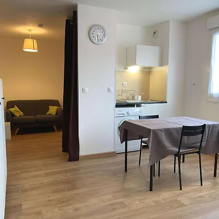 Rénové Avec Balcon, Proche Commerces, Wifi Et Cellier Privatif - Balaruc-les-bains. - Fr-1-553-13 Appartamento